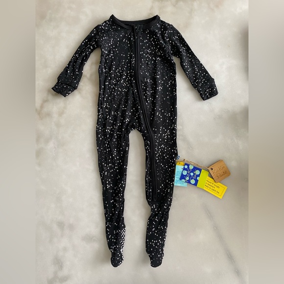 New! KicKee Pants Print Footie 2Way Zipper in Midnight Foil Constellations 12-18 - Picture 1 of 6